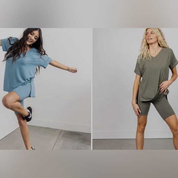 Elegant Cream Women's Top - Picture 7 of 7